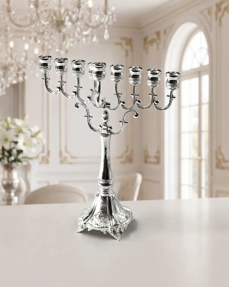 חנוכייה מוכספת קלאסית על רגל – 26×32 ס"מ